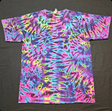 Load image into Gallery viewer, Large. Scrunch tee.
