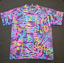 Load image into Gallery viewer, XL. Scrunch tee.
