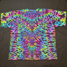 Load image into Gallery viewer, 3XL. Mandala tee.
