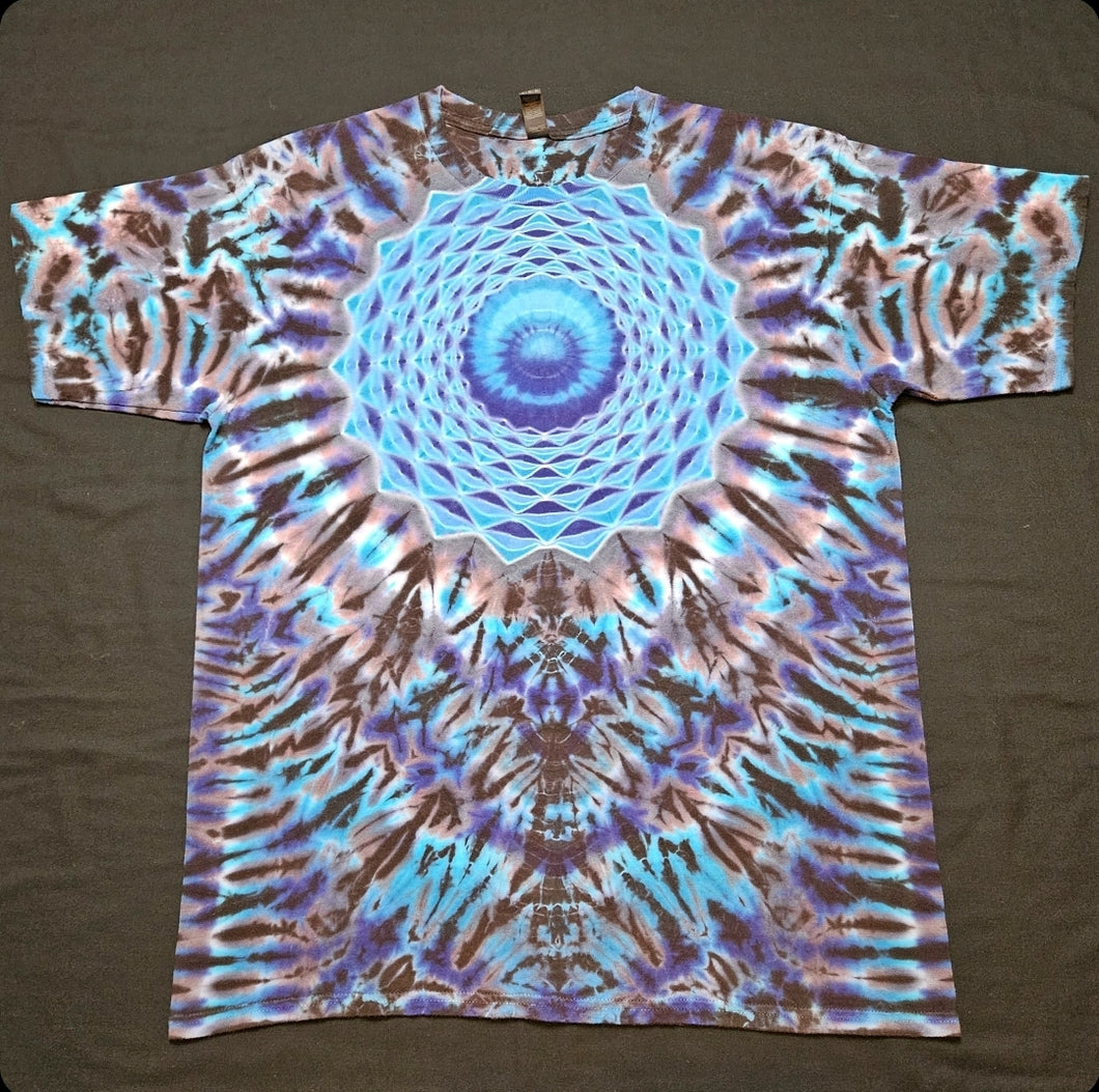 XL. Mandala tee.