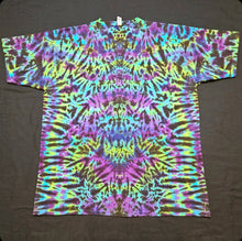Load image into Gallery viewer, 2XL. Psychedelic scrunch tee.
