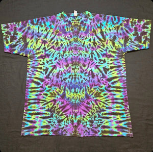 2XL. Psychedelic scrunch tee.