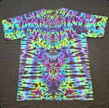 Load image into Gallery viewer, Large. Psychedelic scrunch tee.
