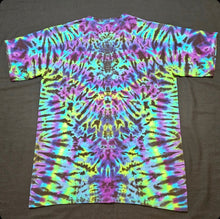Load image into Gallery viewer, Medium. Psychedelic scrunch tee.
