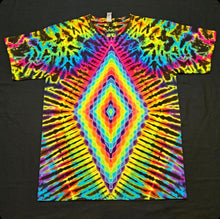 Load image into Gallery viewer, Large. Diamond tee.
