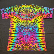 Load image into Gallery viewer, Large. Psychedelic scrunch tee.
