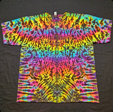 Load image into Gallery viewer, 2XL. Psychedelic scrunch tee.
