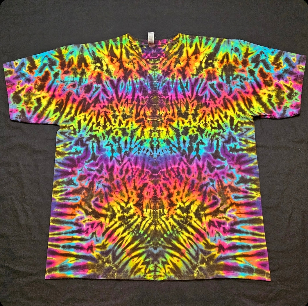 2XL. Psychedelic scrunch tee.