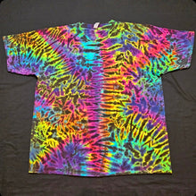 Load image into Gallery viewer, 2XL. Scrunch tee.
