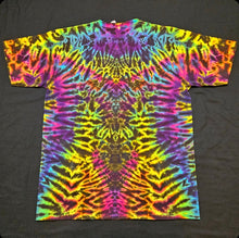 Load image into Gallery viewer, XL. Poke ball tee.
