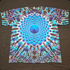 2XL. Mandala tee.