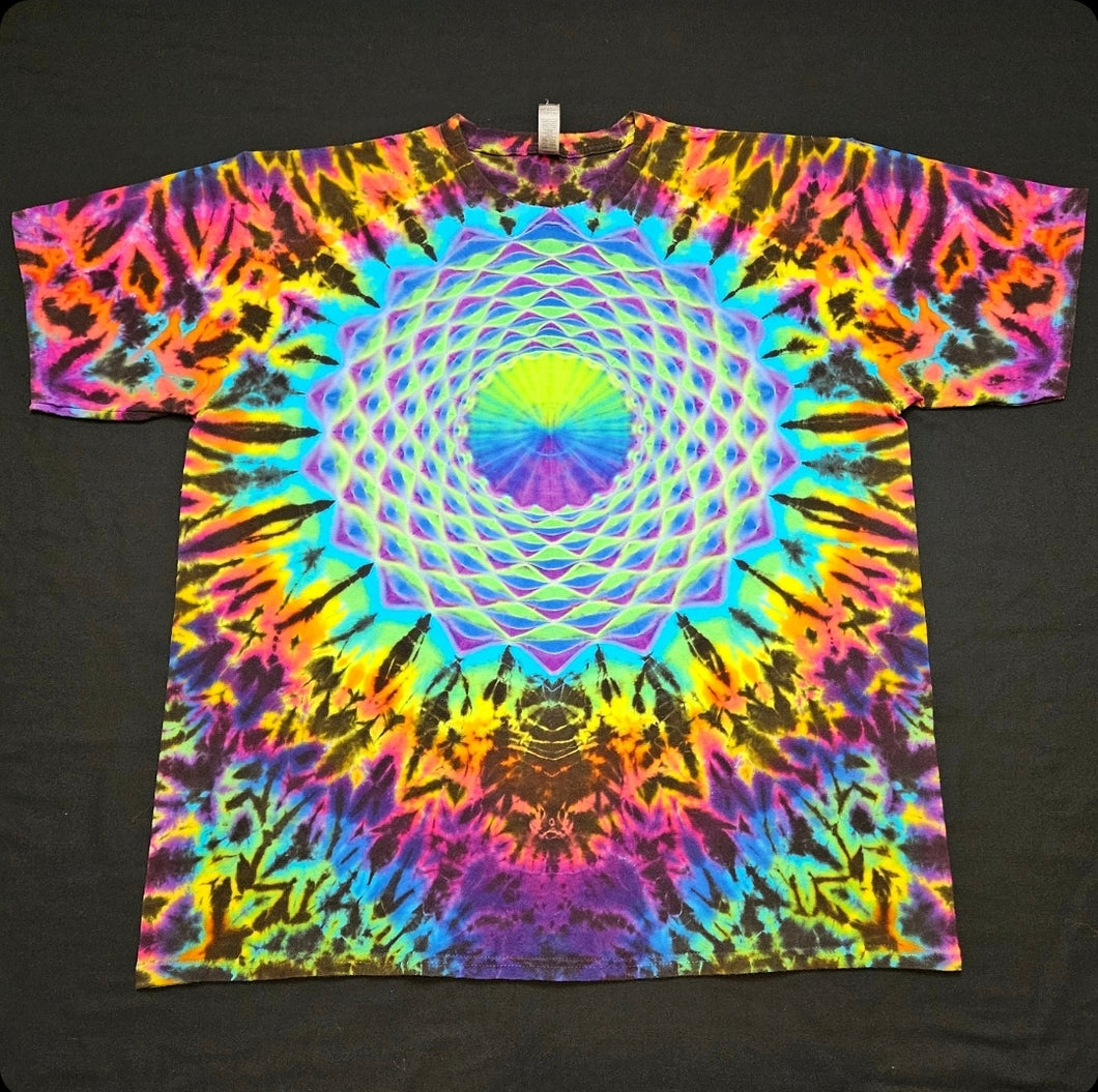 2XL. Mandala tee.