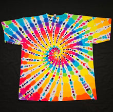 Load image into Gallery viewer, 2XL. Spiral tee.
