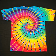 Load image into Gallery viewer, XL. Spiral tee.
