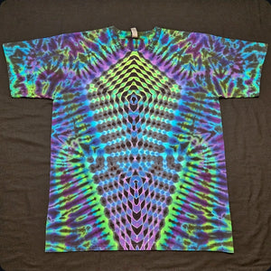 XL. Diamond tee.