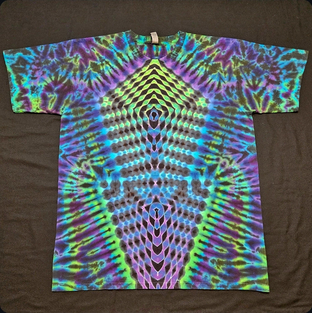 XL. Diamond tee.