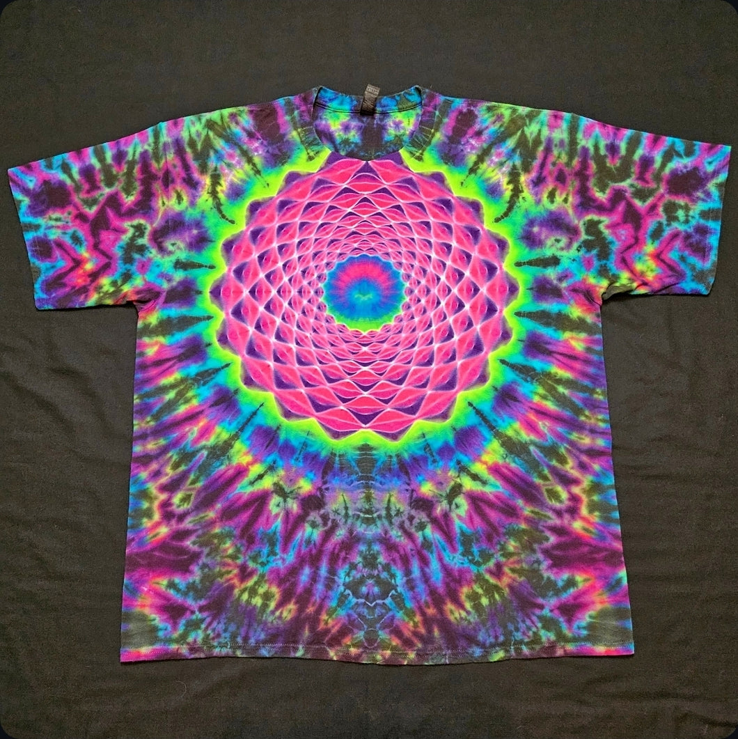 2XL. Mandala tee.
