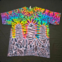 Load image into Gallery viewer, XL. Scrunch drip tee.
