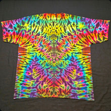 Load image into Gallery viewer, 3XL. Mandala tee.
