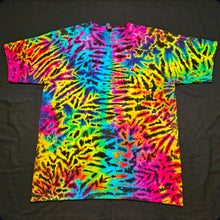 Load image into Gallery viewer, XL. Scrunch tee.
