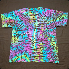 Load image into Gallery viewer, 2XL. Scrunch tee.
