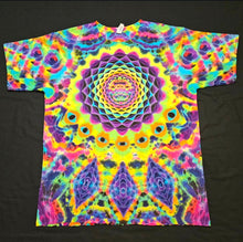 Load image into Gallery viewer, XL. Mandala psychedelia tee.
