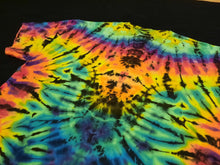 Load image into Gallery viewer, Large. Tie dye shirt. Mandala/psychedelic scrunch tee.
