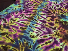 Load image into Gallery viewer, 3XL. Tie dye shirt. Northern lights scrunch tee.
