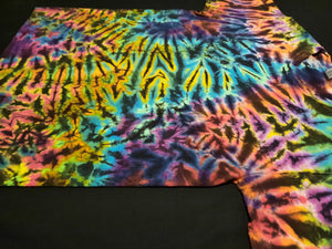 Large. Tie dye shirt. High contrast scrunch tee.