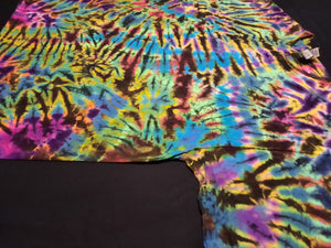 2XL. Tie dye shirt. High contrast scrunch tee.
