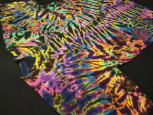 Load image into Gallery viewer, XL. Tie dye shirt. High contrast scrunch tee.
