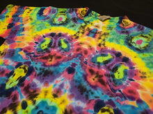 Load image into Gallery viewer, Medium. Tie dye shirt. Psychedelic profile tee.
