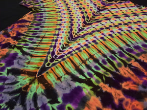 2XL. Tie dye shirt. Halloween psychedelic V tee.