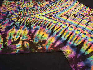 2XL. Tie dye shirt. Psychedelic pleat V tee.