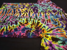 Load image into Gallery viewer, Large. Tie dye shirt. High contrast scrunch tee.
