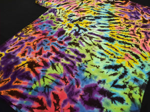 XL. Tie dye shirt. High contrast scrunch tee.