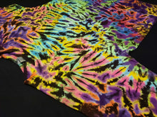 Load image into Gallery viewer, XL. Tie dye shirt. High contrast scrunch tee.
