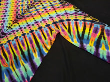 Load image into Gallery viewer, Large. Tie dye long sleeve. Psychedelic pleat V tee.
