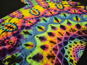 2XL. Tie dye shirt. Side mandala tee.