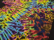 Load image into Gallery viewer, 3XL. Tie dye shirt. High contrast scrunch tee.
