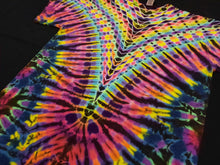 Load image into Gallery viewer, Medium. Tie dye shirt. High contrast psychedelic V tee.
