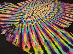 2XL. Tie dye shirt. High contrast third eye tee.