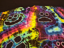 Load image into Gallery viewer, Large. Tie dye shirt. Many faces rainbow tee.
