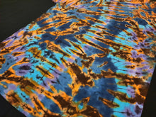 Load image into Gallery viewer, Large. Tie dye shirt. High contrast scrunch tee.
