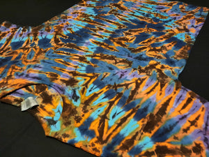 Large. Tie dye shirt. High contrast scrunch tee.