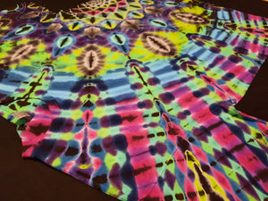 2XL. Tie dye shirt. Side mandala tee.