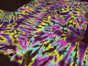 Medium. Tie dye shirt. Scrunch tee.