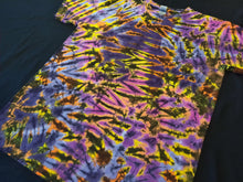 Load image into Gallery viewer, Medium. Tie dye shirt. Scrunch tee.
