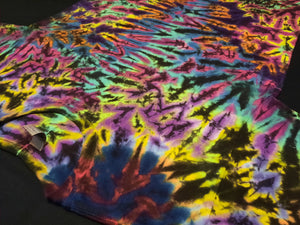 Large. Tie dye shirt. Scrunch tee.