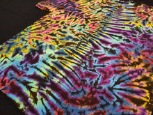 Load image into Gallery viewer, 2XL. Tie dye shirt. High contrast scrunch tee.
